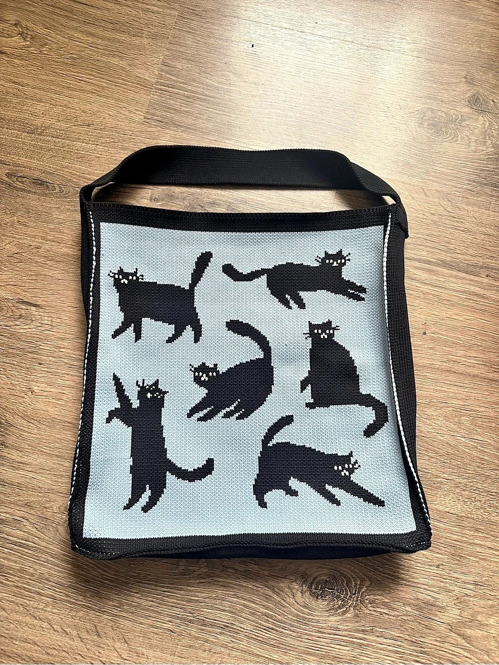 Cat Print Shoulder Bag in Black & White Like New